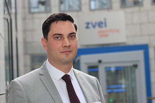 Dr. Fabian Mayer